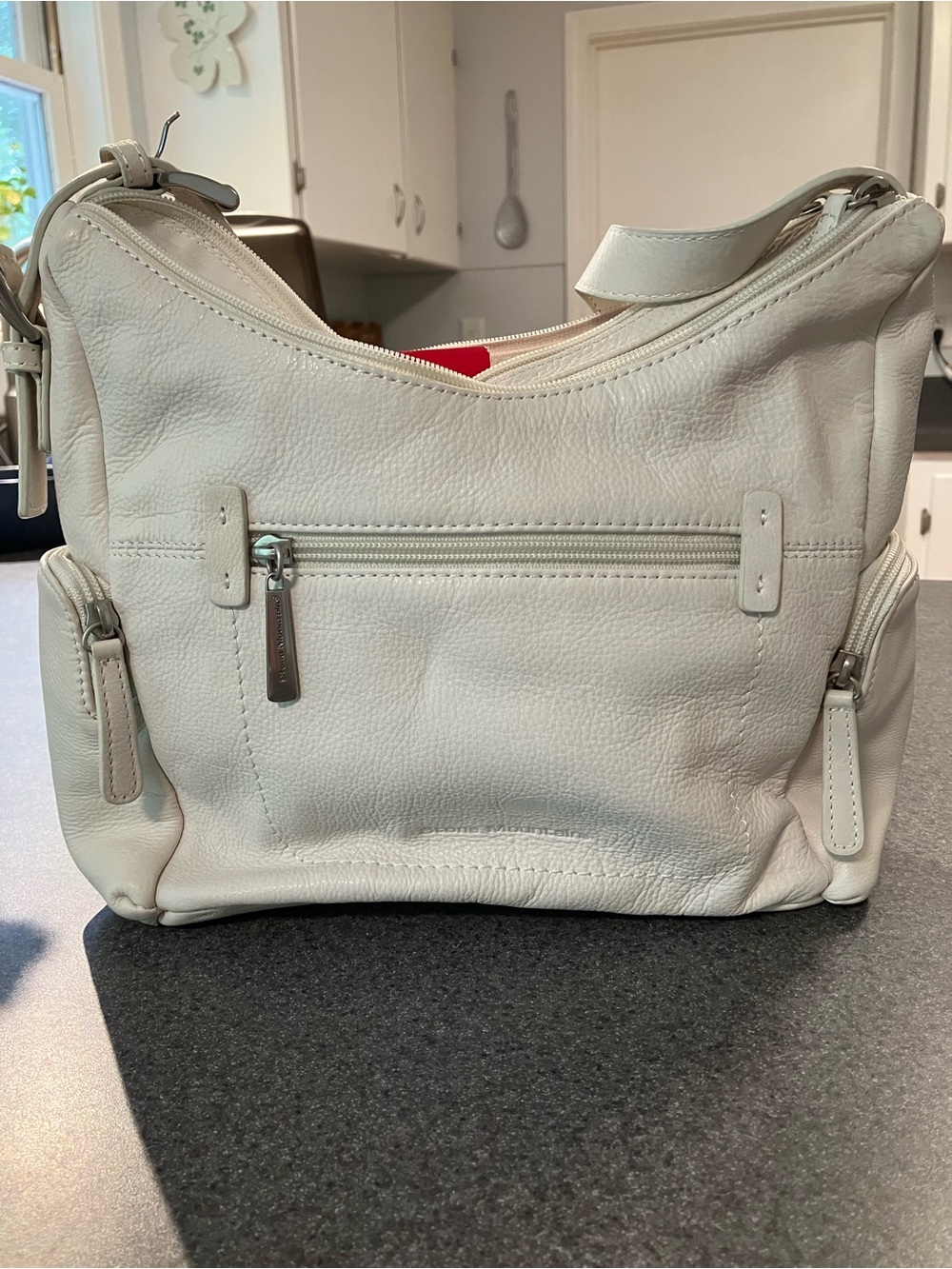Stone Mountain Accessories Cream Leather Shoulder Bag